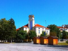 Сградата на Община Кубрат