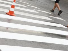 Пешеходна пътека на градско кръстовище