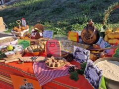 Тикви и дюли на празнична трапеза по време на кулинарен празник